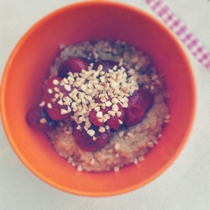 Quinoa-Erdbeer-Porridge